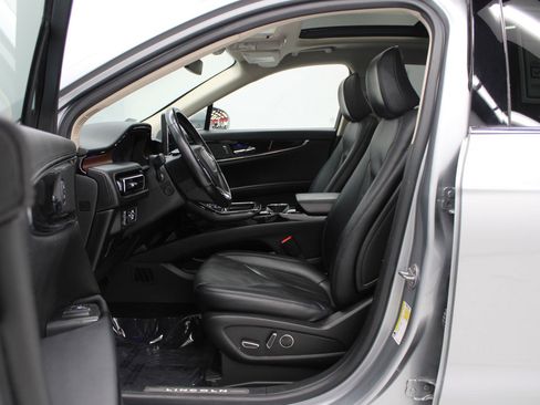 Used 2022 Lincoln Nautilus Reserve image 14