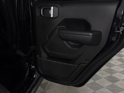 Used 2024 Jeep Wrangler Unlimited Rubicon 4xe AWD/4WD image 34