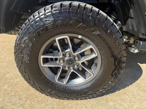 Used 2026 Jeep Gladiator Mojave image 19