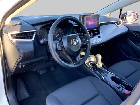 Used 2025 Toyota Corolla LE FWD image 17