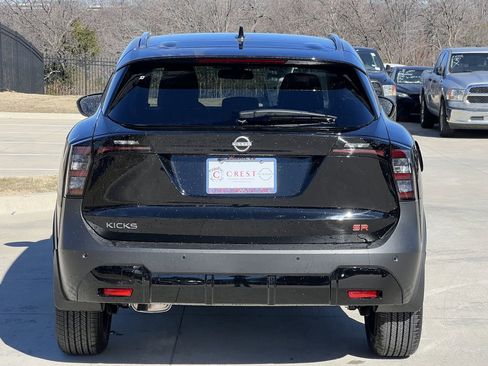 New 2026 Nissan Kicks SR image 5