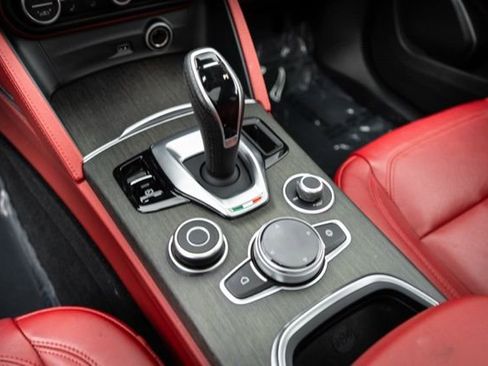 Used 2021 Alfa Romeo Stelvio Ti w/ Premium Package image 21