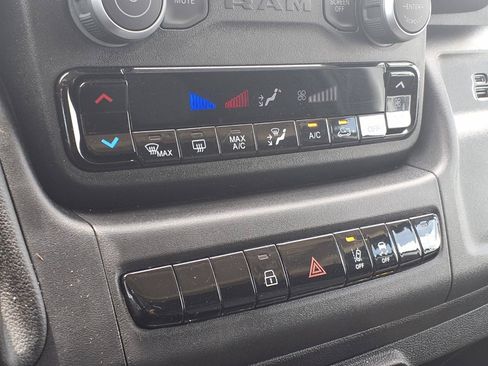 Used 2025 RAM ProMaster 2500 w/ Premium Convenience Group FWD image 17