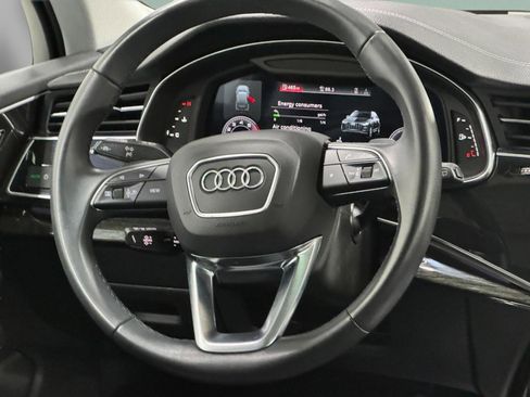 Used 2023 Audi Q7 Premium image 17