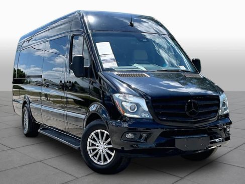 Used 2017 Mercedes-Benz Sprinter 3500 image 3