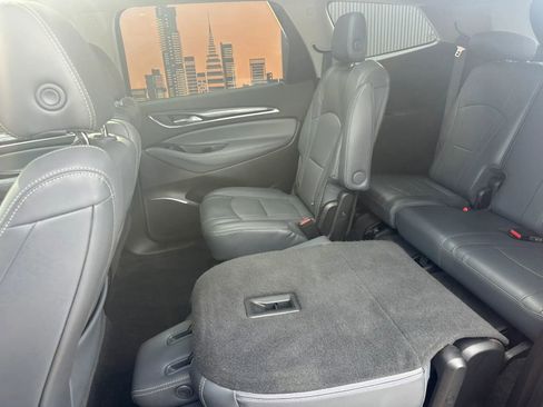 Used 2018 Buick Enclave Essence image 12