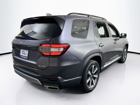 Used 2023 Honda Pilot Elite image 5