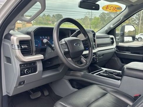 Used 2024 Ford F250 XLT w/ XLT Premium Package image 9