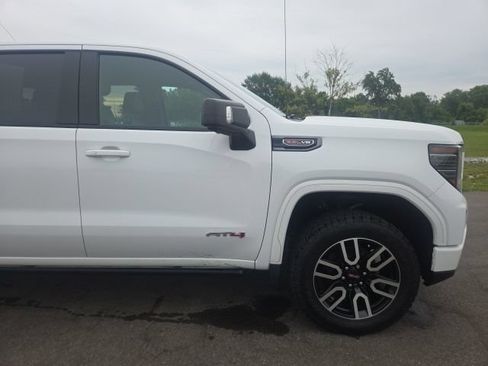 Used 2022 GMC Sierra 1500 AT4 w/ AT4 Premium Package AWD/4WD image 5