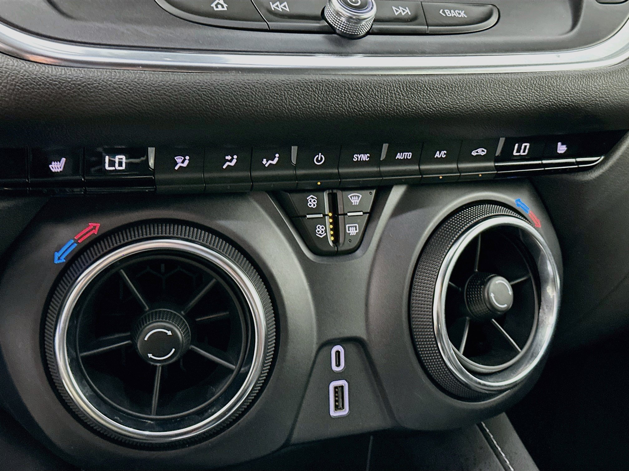 Used 2026 Chevrolet Blazer LT FWD image 23