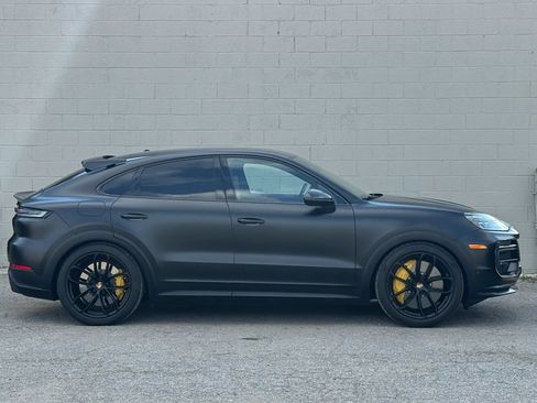 Used 2025 Porsche Cayenne Turbo GT AWD/4WD image 12