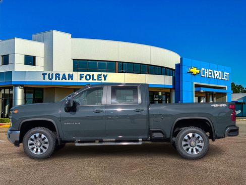 New 2026 Chevrolet Silverado 2500 LT w/ All Star Edition AWD/4WD image 2