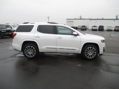Used 2023 GMC Acadia Denali w/ Denali Ultimate Package image 5