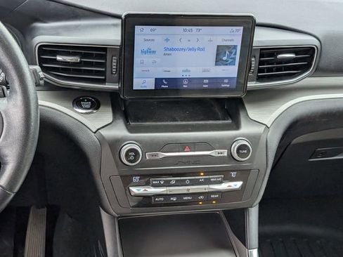 Used 2020 Ford Explorer XLT w/ Equipment Group 202A image 12