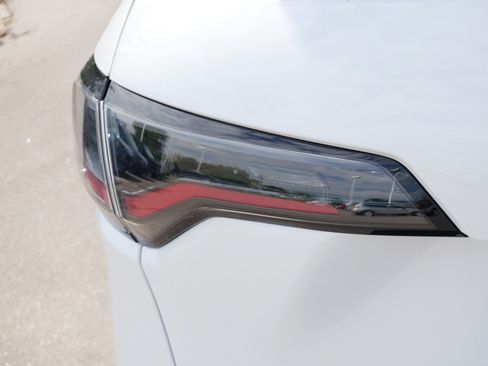 Certified 2023 Honda HR-V LX image 17
