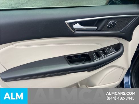 Used 2017 Ford Edge Titanium w/ Equipment Group 301A FWD image 12