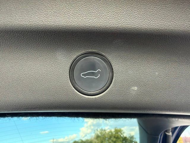 Used 2021 Tesla Model Y Long Range AWD/4WD image 9