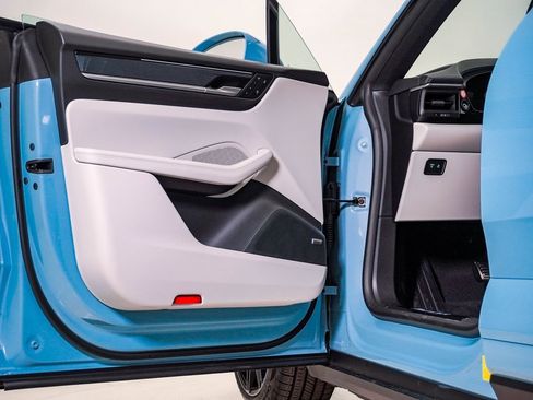 New 2025 Porsche Macan 4S Electric image 25