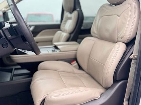 Certified 2024 Lincoln Navigator Reserve AWD/4WD image 17