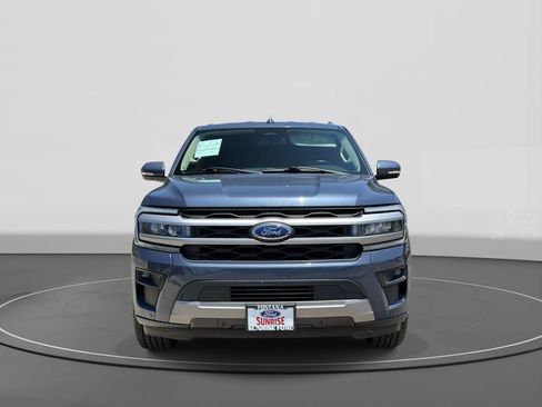 Certified 2022 Ford Expedition XLT RWD image 3