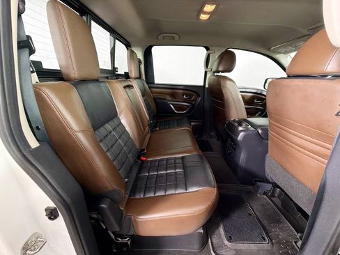 Used 2018 Nissan Titan Platinum Reserve AWD/4WD image 27