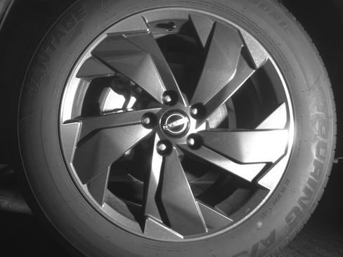 Used 2025 Nissan Rogue SV image 12