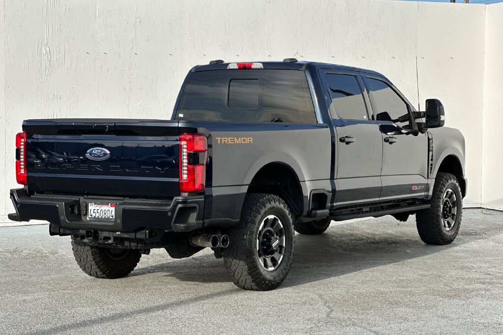 Used 2023 Ford F250 Lariat w/ Lariat Ultimate Package AWD/4WD image 3