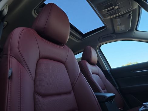 New 2025 MAZDA CX-5 Carbon Edition image 17