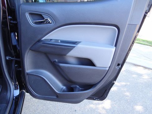 Used 2016 Chevrolet Colorado LT w/ LT Convenience Package image 22