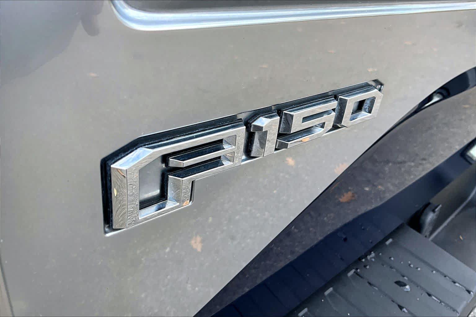 Used 2015 Ford F150 Platinum w/ Equipment Group 701A Luxury AWD/4WD image 10