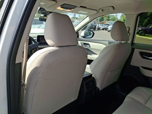 Used 2025 Nissan Rogue SV AWD/4WD image 21