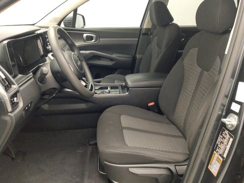 Used 2023 Kia Sorento LX FWD image 17