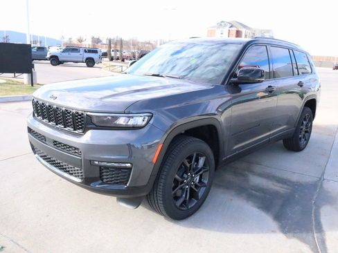 New 2025 Jeep Grand Cherokee L Limited AWD/4WD image 11