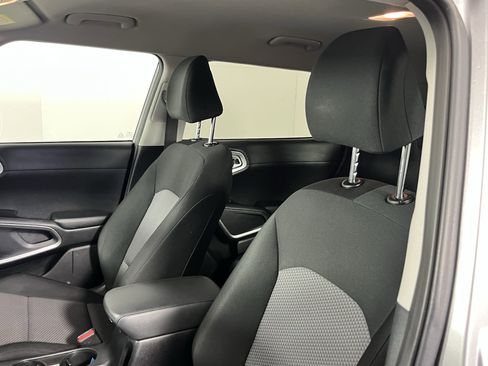 Used 2023 Kia Soul LX w/ Option Group 015 FWD image 15