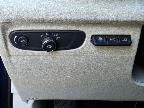 Used 2022 Buick Envision Essence w/ Technology Package I image 43