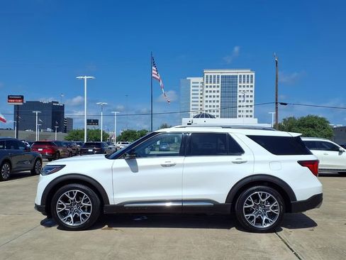 Used 2025 Ford Explorer Platinum w/ Ultimate Package RWD image 24