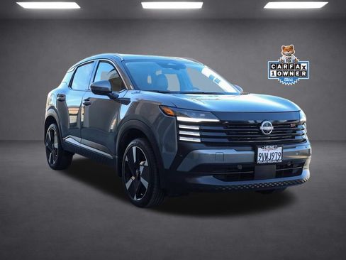Used 2025 Nissan Kicks SR FWD image 2
