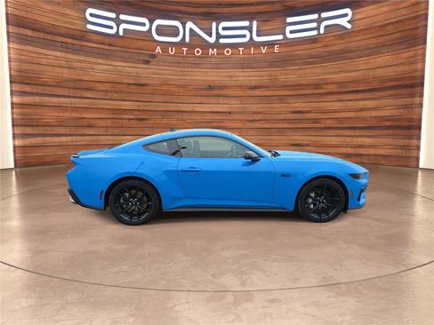 Used 2025 Ford Mustang GT Premium image 6