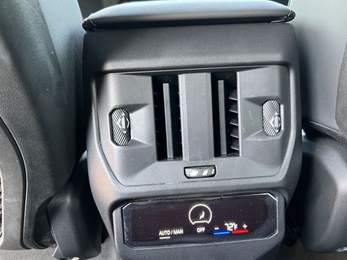 Used 2025 BMW X3 xDrive30i AWD/4WD image 37