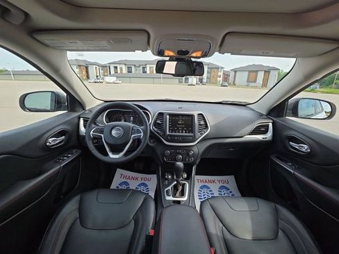Used 2016 Jeep Cherokee Trailhawk w/ Comfort/Convenience Group AWD/4WD image 27