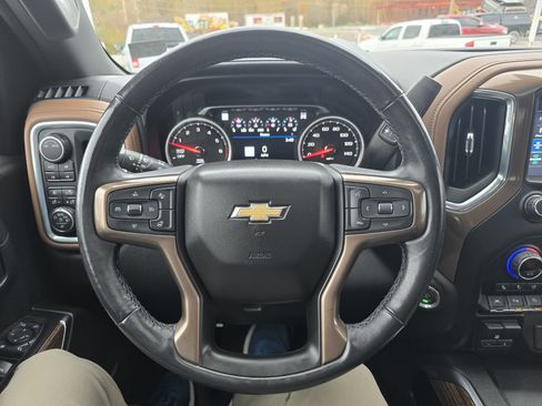 Used 2021 Chevrolet Silverado 1500 High Country w/ Technology Package image 21