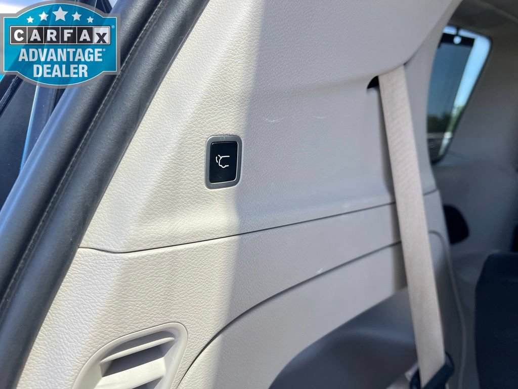 Used 2022 Chrysler Pacifica Touring-L FWD image 25