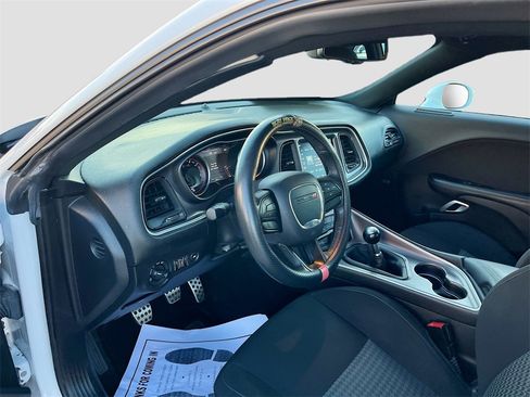 Used 2022 Dodge Challenger R/T Scat Pack image 9