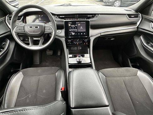 Certified 2023 Jeep Grand Cherokee L Laredo image 14