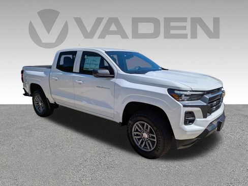 New 2025 Chevrolet Colorado W/T w/ WT Convenience Package II image 3