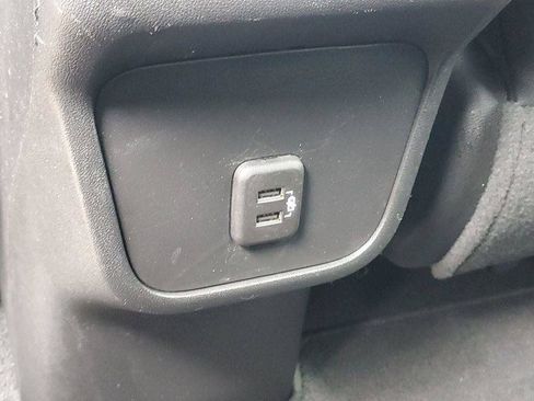 Used 2022 Chevrolet Equinox RS FWD image 28