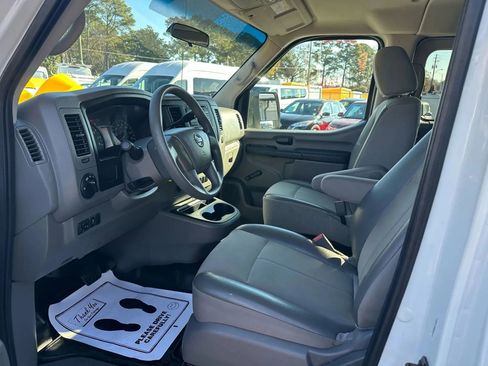 Used 2016 Nissan NV 3500 S image 23