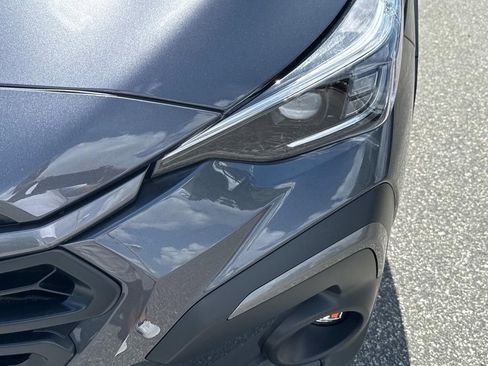 New 2025 Subaru Crosstrek 2.5i Limited w/ Popular Package #3A image 9