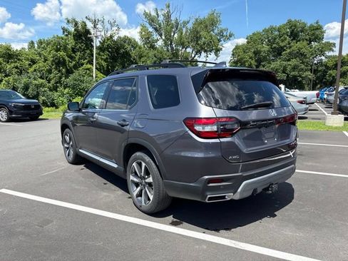 Used 2024 Honda Pilot Touring image 11