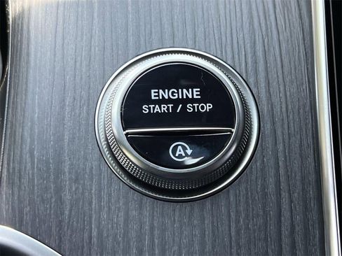 Certified 2025 Mercedes-Benz GLC 300 4MATIC image 31